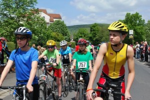 Start Schülertriathlon mit den Gewinnern Alina Jungklaus und Christian Ries