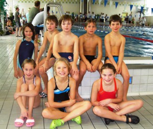 Nachwuchsteam beim Nikolausschwimmen in Elsenfeld