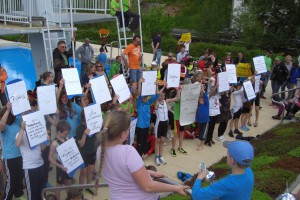 Die Jugend zeigt Flagge: Gemünden braucht ein Hallenbad