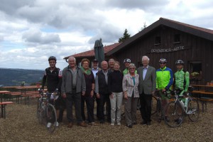 Gemeinsames Bild der Gemündener auf dem Kreuzberg (Gemündender Hütte) 